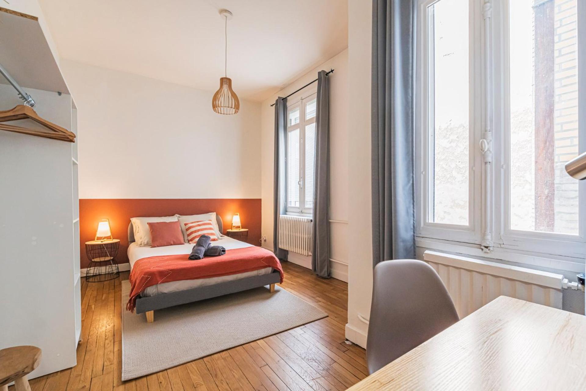 L'Haussmannien - Spacieux 4 Chambres - Centre - Gare Реймс Экстерьер фото